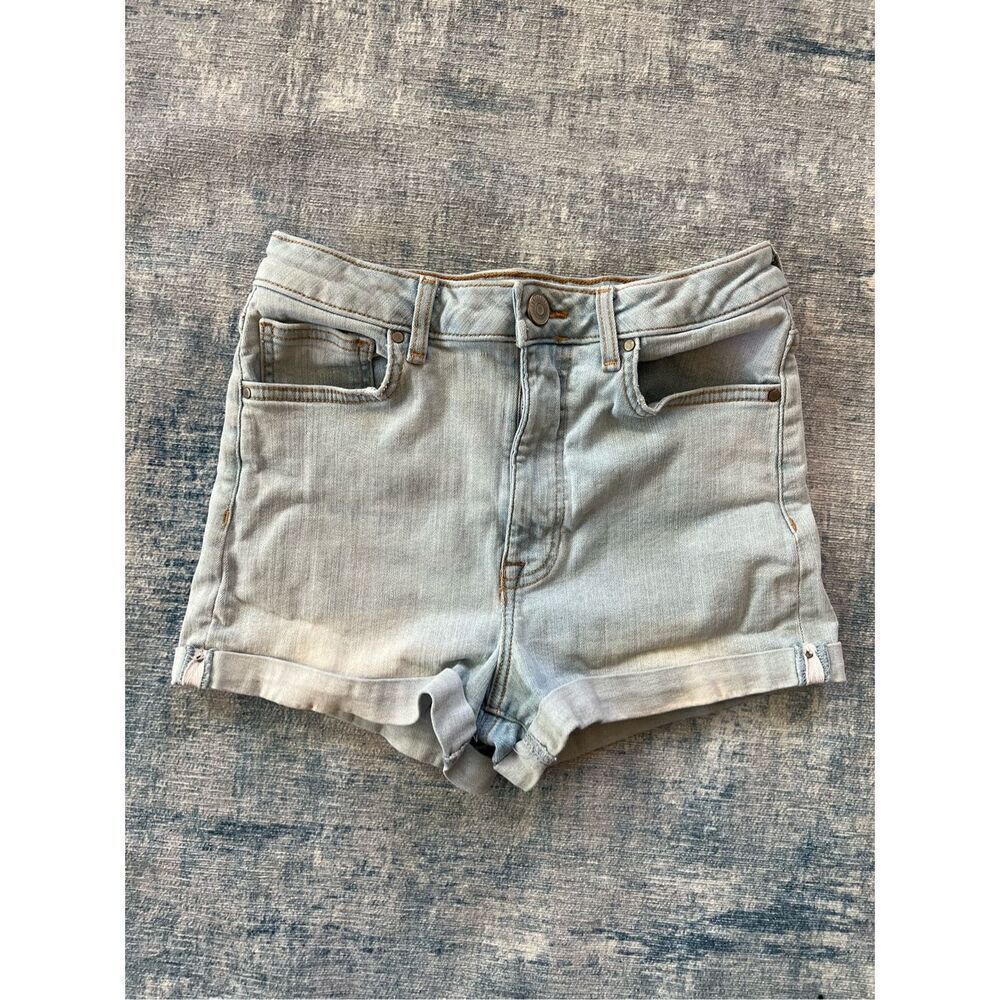 Forever 21 Light Wash Cuffed Denim Shorts Size 27